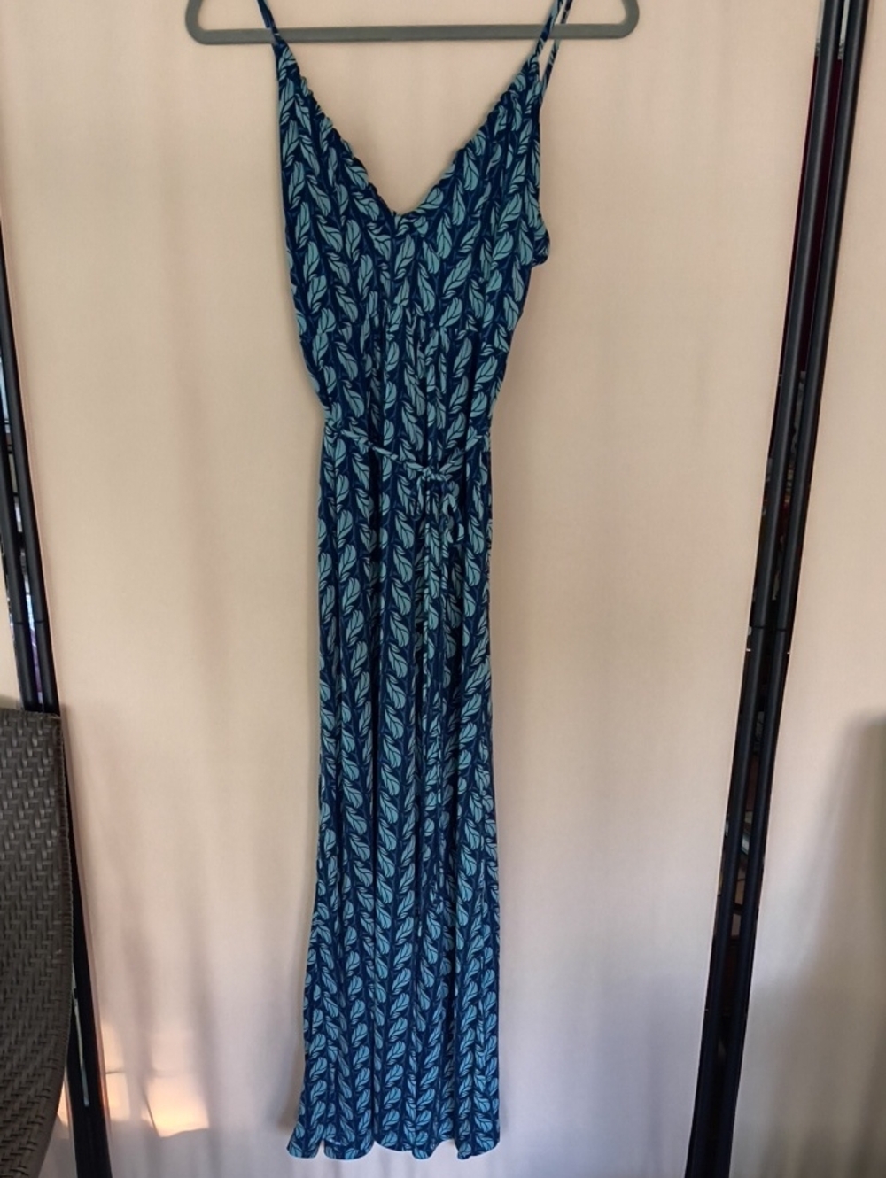 BCBG Paris Teal and Navy Leaf-Print Maxi Dress Size L